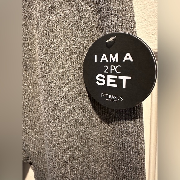 Fct two piece grey leggings and mock neck long sleeve zip up jacket NWT - Picture 4 of 8